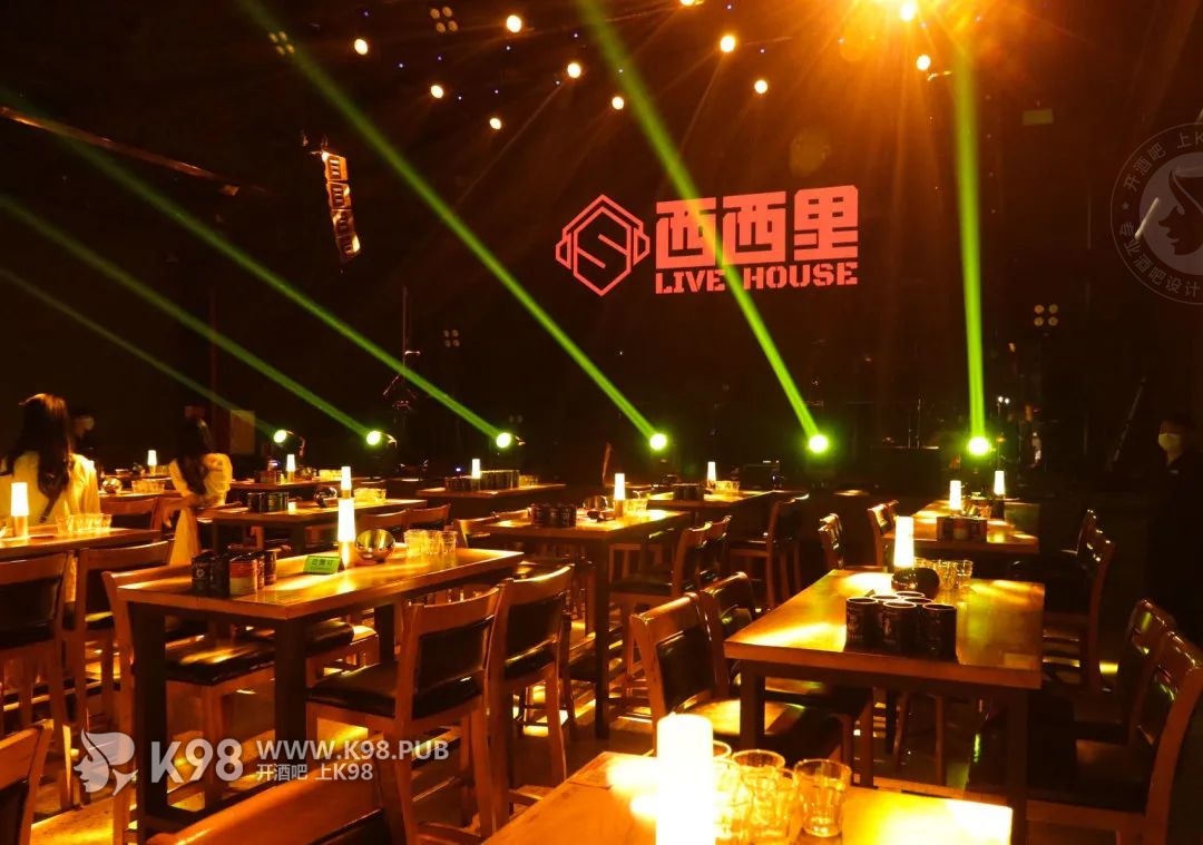 均配有标准的机架设备箱