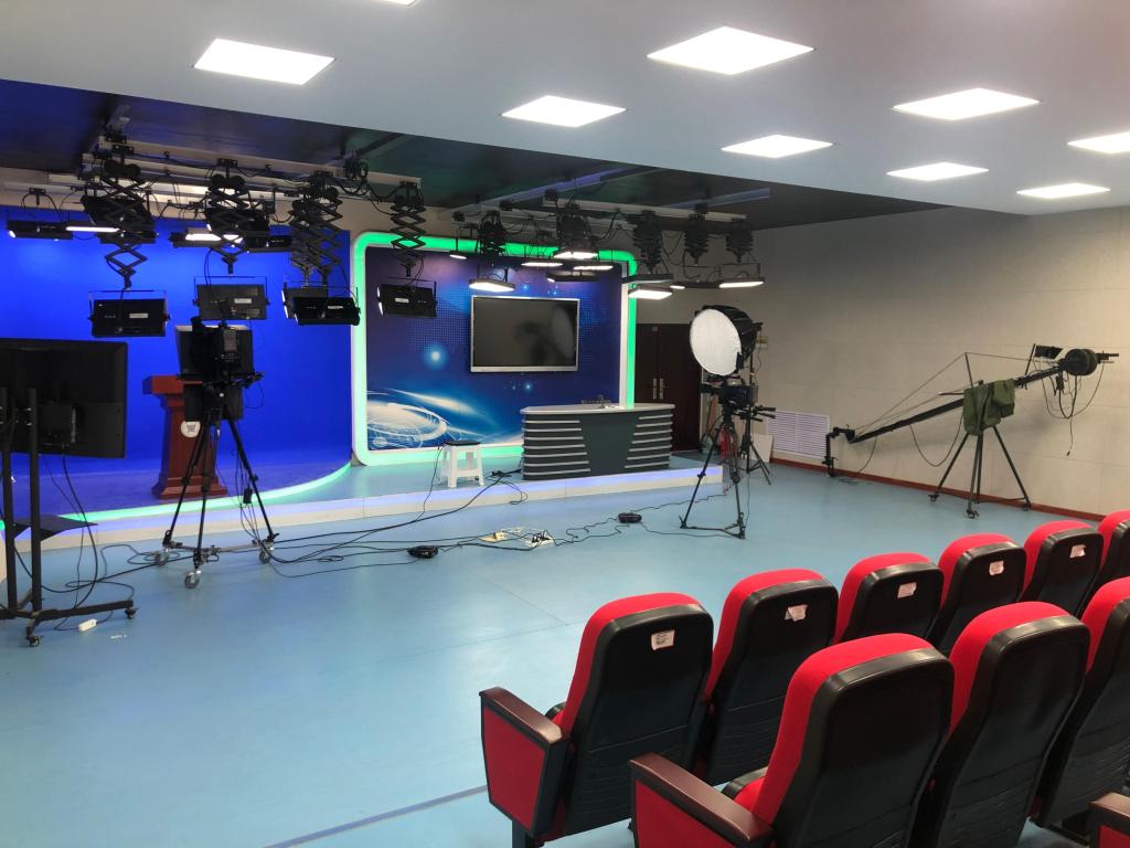 最优秀的100件作品将被收录进数字影像集《Your Epic Vibe》