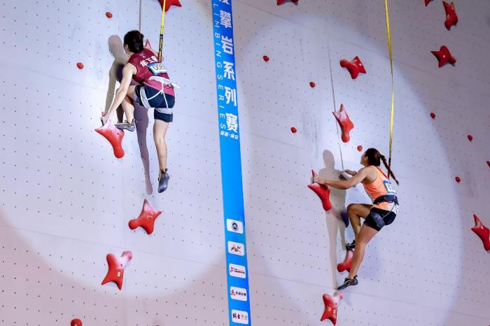 中国速度攀岩系列赛南安站冠军赴学校开展指导