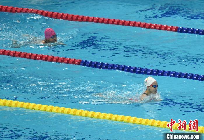 两岸青少年游泳精英赛杭州开赛 两岸选手共赴竞