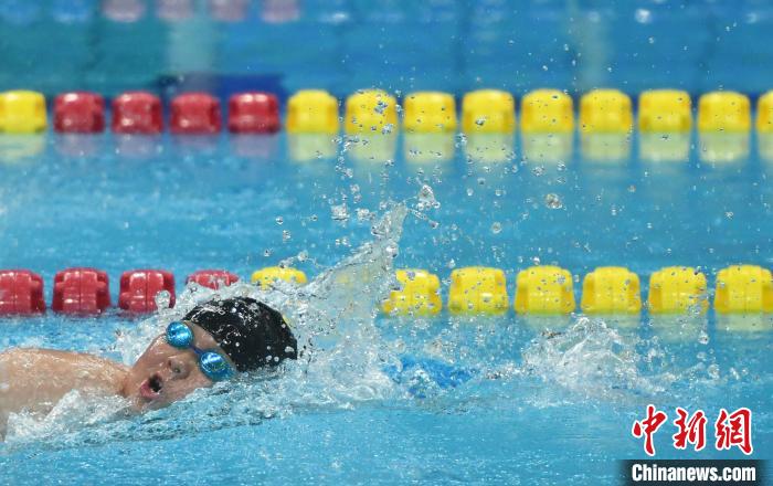 两岸青少年游泳精英赛杭州开赛 两岸选手共赴竞