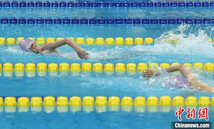 两岸青少年游泳精英赛杭州开赛 两岸选手共赴竞
