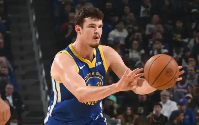 勇士末节反扑未果遭爵士逆转 梅尔顿爆发库里复