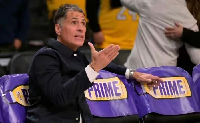 湖人绝杀魔术肯纳德压哨三分定乾坤 佩林卡运作