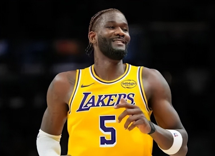 湖人绝杀魔术肯纳德压哨三分定乾坤 佩林卡运作