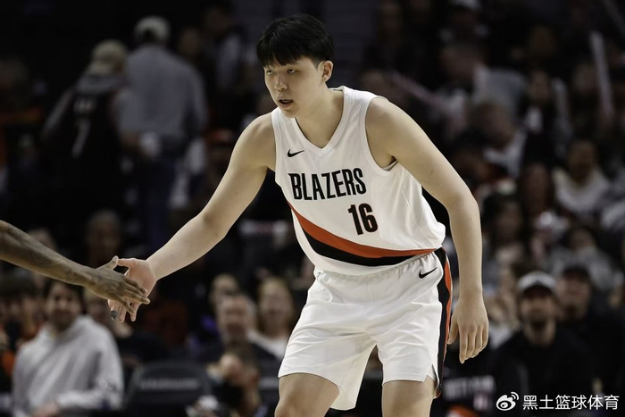 杨瀚森回归开拓者首战表现亮眼 裁判争议引热议