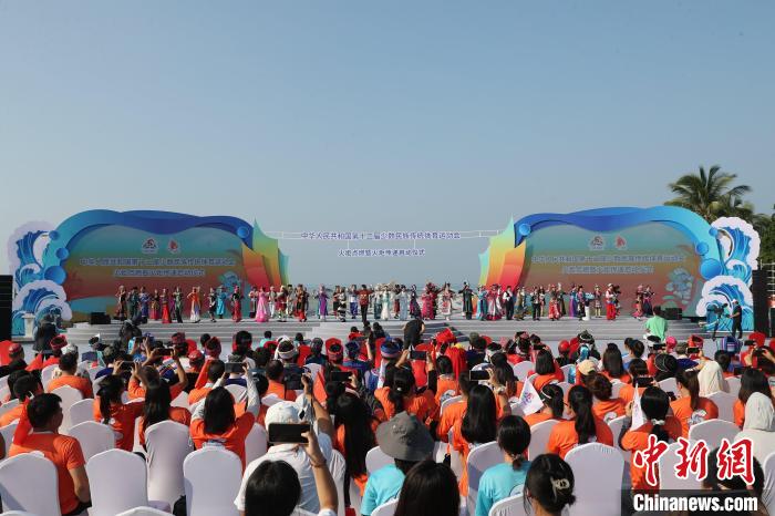 第十二届全国少数民族传统体育运动会火炬点燃