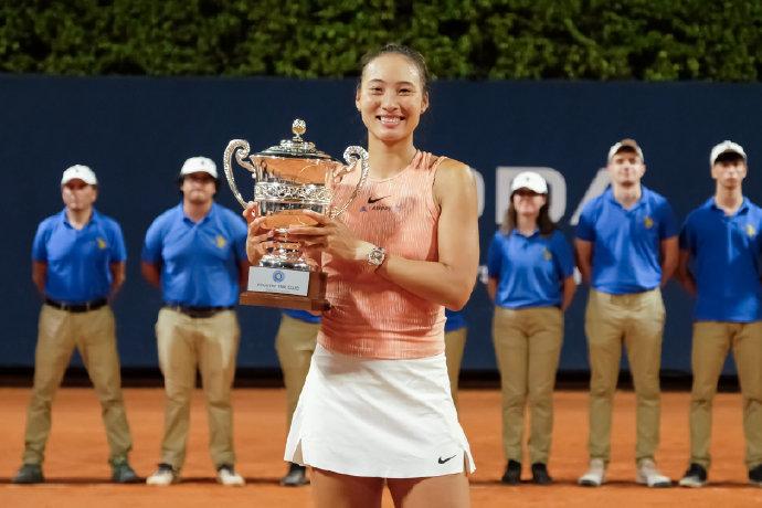 郑钦文巴勒莫站决赛力克穆霍娃实现卫冕