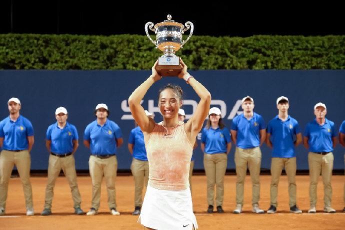 郑钦文巴勒莫站决赛力克穆霍娃实现卫冕